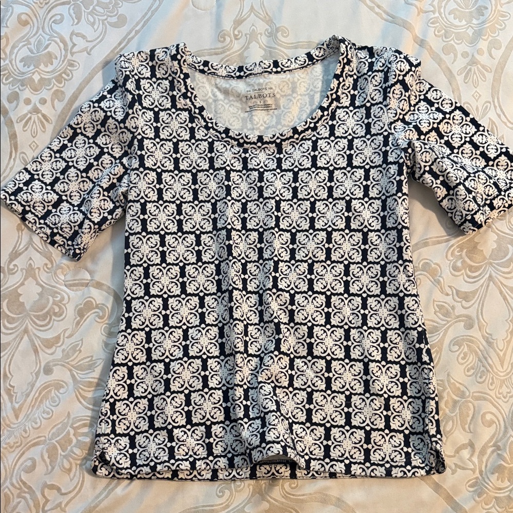Talbots Navy and White Short Sleeve Patterned Tee
